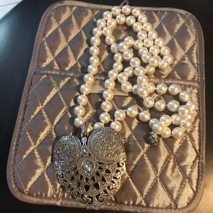 Mumtaz Swarovski and Pearl Brighton Necklace